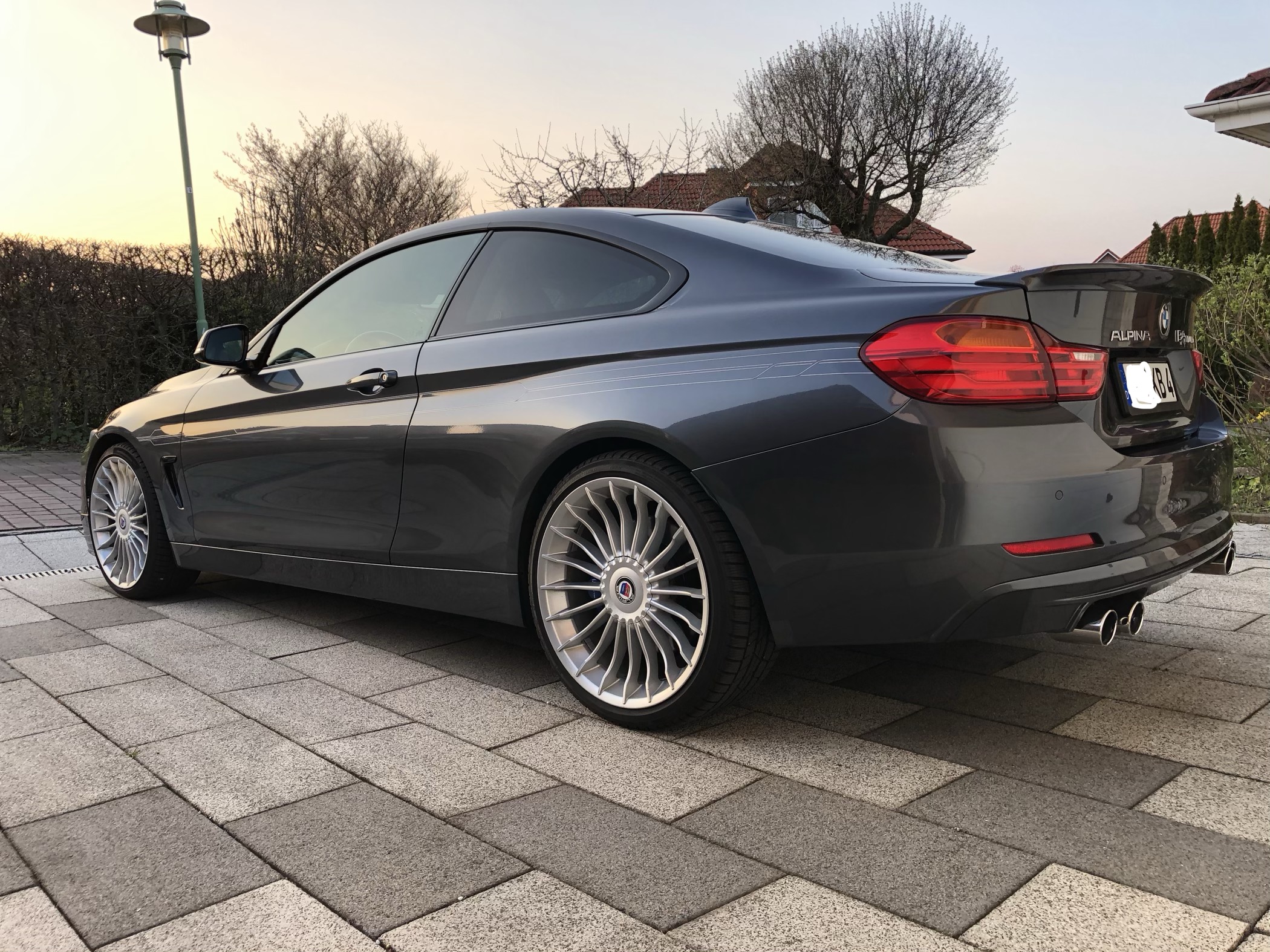 Alpina B4 Mineralgrau